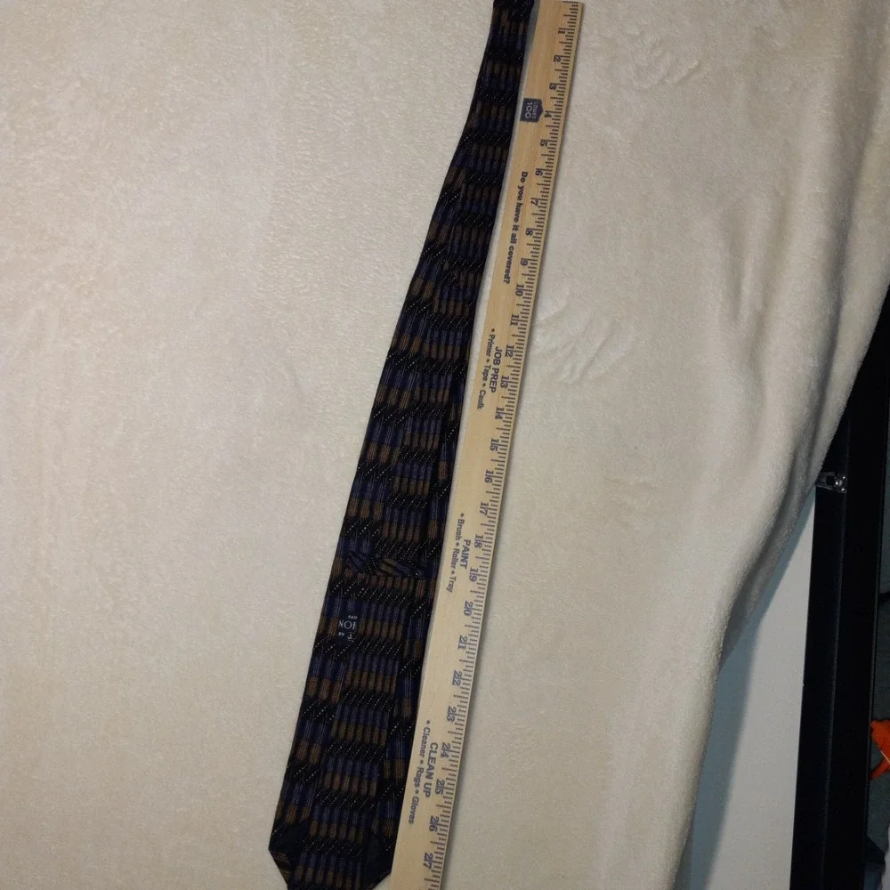 J.Z. Richards Nordstrom Silk Mens Tie GEOMETRIC DESIGN USA 3.75
